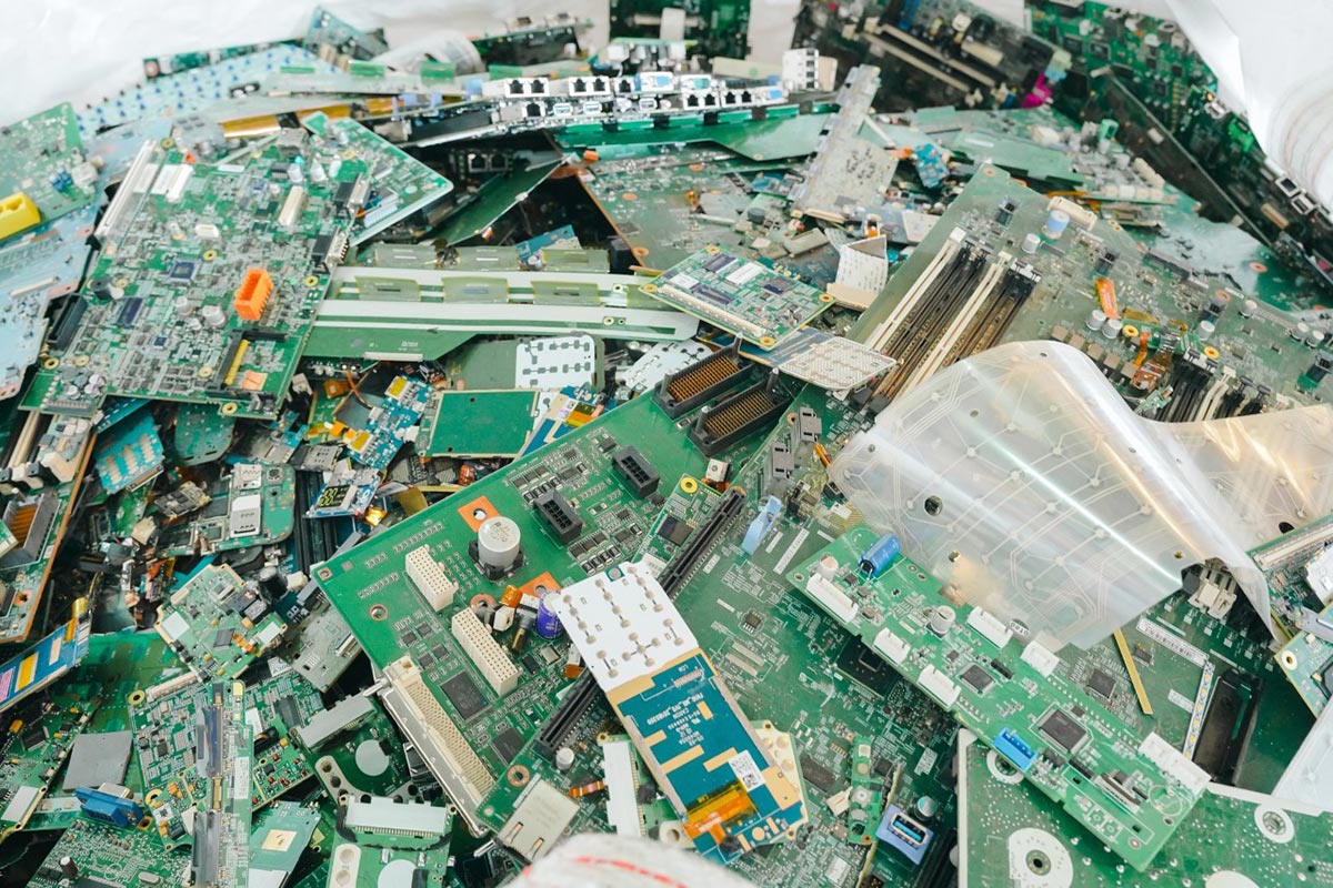AIS จับมือ TOYOTA เดินหน้านำขยะอิเล็กทรอนิกส์เข้าสู่กระบวนการรีไซเคิลแบบ Zero Landfill