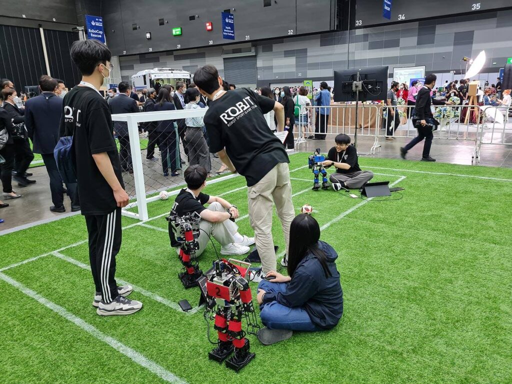 เริ่มแล้ว World RoboCup 2022 กองทัพหุ่นยนต์ 45 ชาติบุกไทย แข่งขันลีกหุ่นยนต์