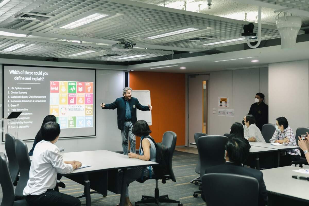 CMMU เปิดโซลูชันเพื่อคนรักการเรียนรู้ตลอดชีวิตด้วย CM M Credit ให้คนทุกเจนอัปทุกสกิลการบริหาร