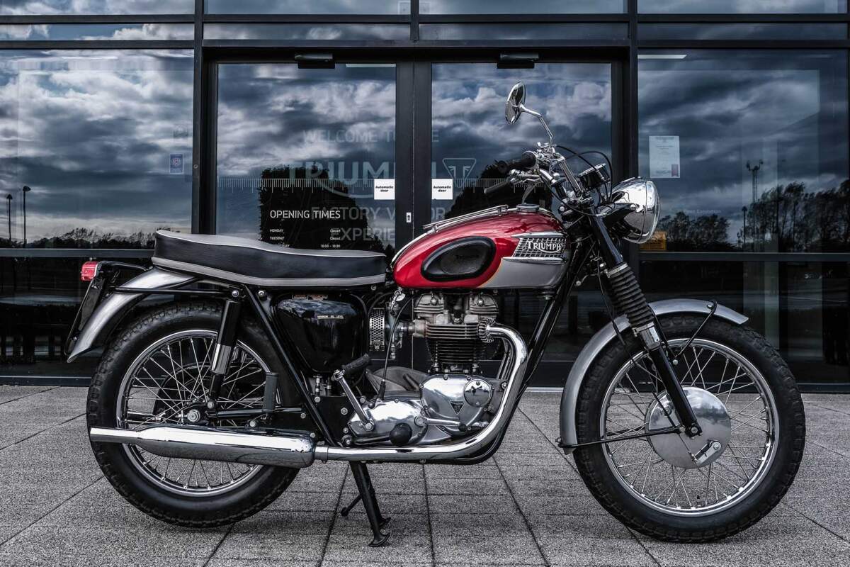 ถือกำเนิดรถจักรยานยนต์คัสตอมระดับตำนาน จาก Elvis Presley และ Triumph Motorcycles