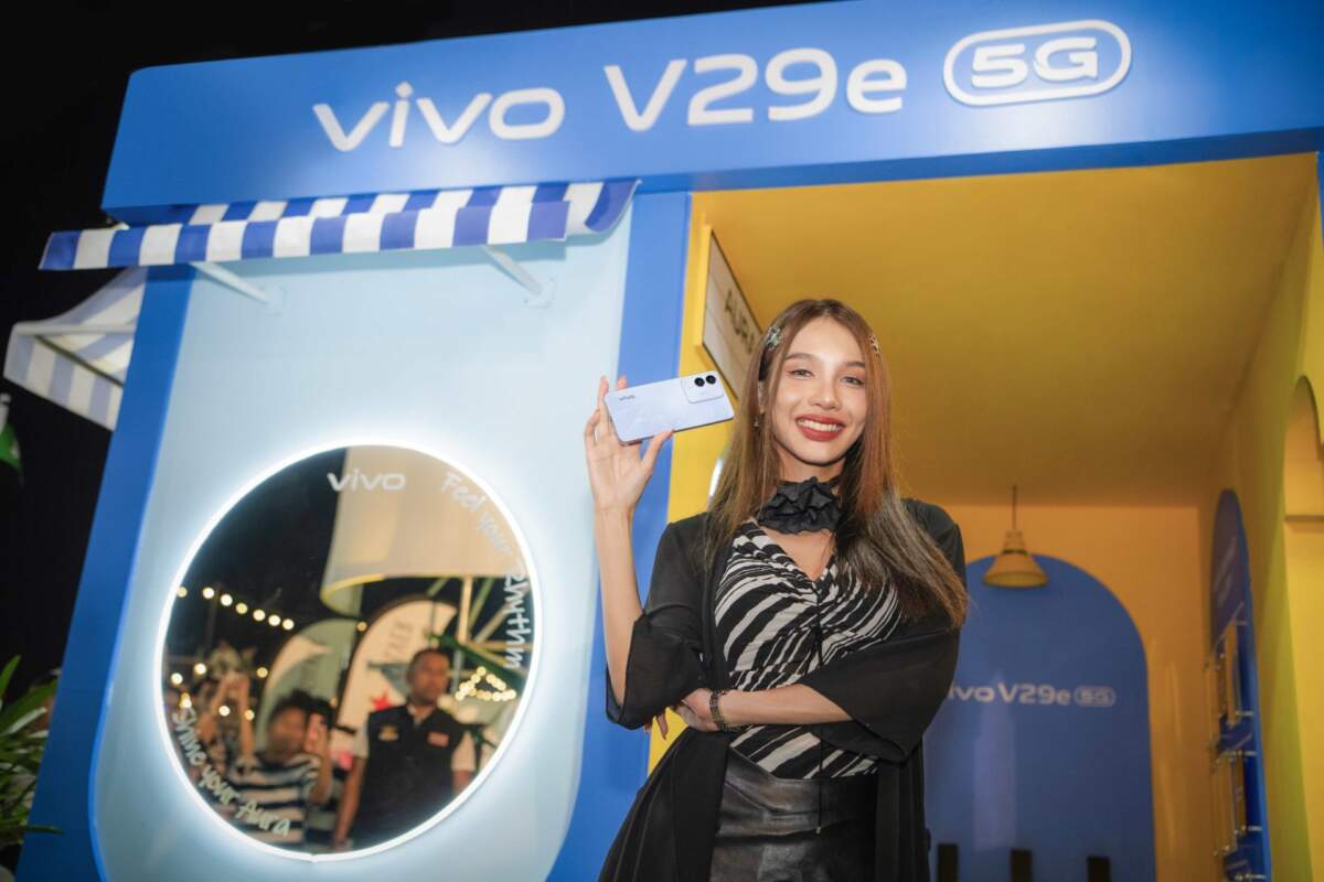 vivo จัดกิจกรรม Aura Portrait Studio ในคอนเสิร์ตครบรอบ 9 ปี “vivo V29e 5G x What The Duck Family & Friends Party”