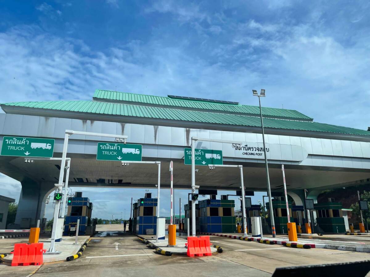นายกรัฐมนตรี พร้อมด้วย รมว.ท่องเที่ยว เยือนด่านพรมแดนสะเดา จังหวัดสงขลา หารือทวิภาคีกับนายกรัฐมนตรีมาเลเซีย พร้อมดันยอดนักท่องเที่ยวมาเลเซียทะลุเป้า คาดแนวโน้มเติบโตสูงกว่าปี 62