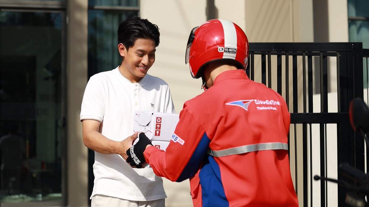 ไปรษณีย์ไทย ใช้ส่งด่วน EMS หนุนการขยายตัวร้านค้าออนไลน์ ชูฟีเจอร์เรียกพี่ไปรฯ รับของถึงที่ ฟรี ตั้งแต่ชิ้นแรก ส่งสะดวกโดยไม่ต้องเดินทาง
