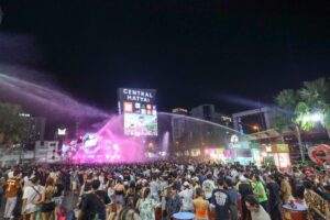 เซ็นทรัลพัฒนา จัดเต็มความสนุกต่อเนื่องส่งท้ายสงกรานต์ทั่วประเทศ ‘FWD Music Live Fest 3’ ที่เซ็นทรัลเวิลด์ และวันไหลสงกรานต์เซ็นทรัลทั่วไทย