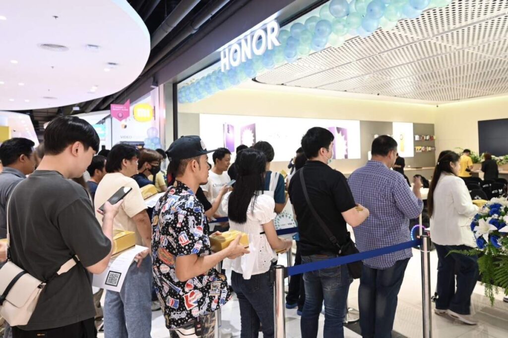 รวมภาพบรรยากาศความประทับใจกิจกรรม HONOR Magic6 Pro Blue Carpet ณ HONOR Experience Store เดอะมอลล์ไลฟ์สโตร์ บางกะปิ