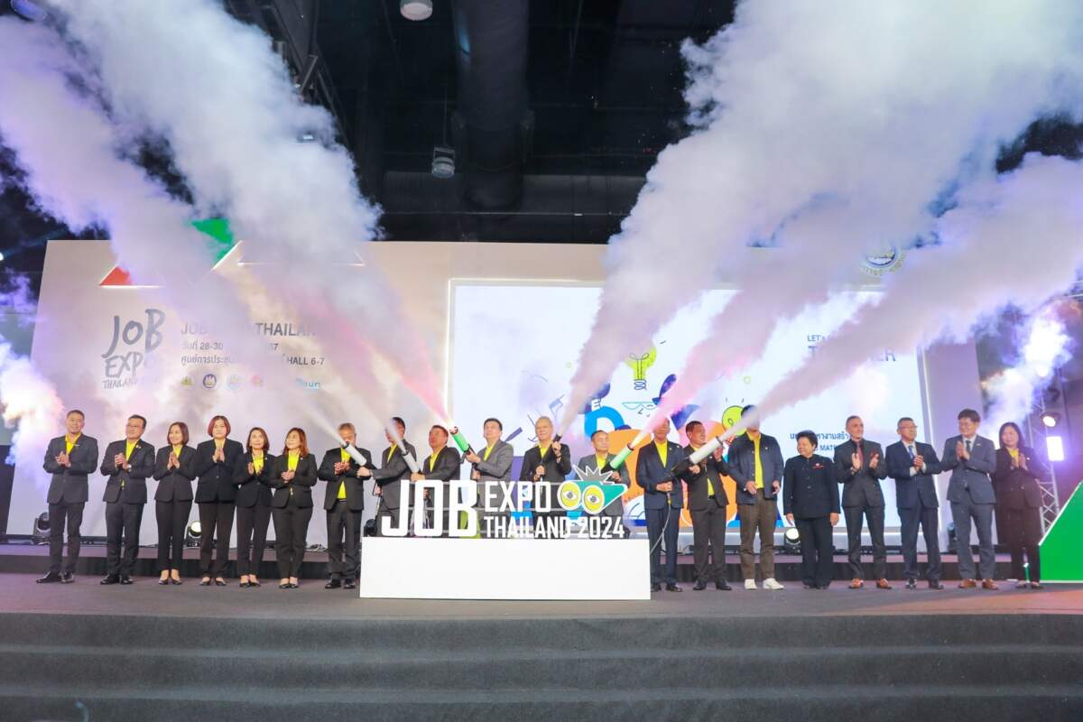 เริ่มแล้ว “พิพัฒน์” จัด JOB EXPO THAILAND 2024 รองรับผู้ว่างงาน แมชชิ่งร่วม 7 แสนอัตรา 28 – 30 มิ.ย.นี้ ที่ศูนย์สิริกิติ์