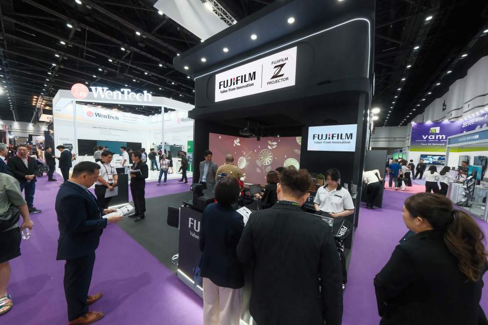 ฟูจิฟิล์ม เผยโฉมนวัตกรรมโปรเจคเตอร์ “Fujifilm FP-Z8000” ในงาน Infocomm Asia 2024 (IFASIA 2024)
