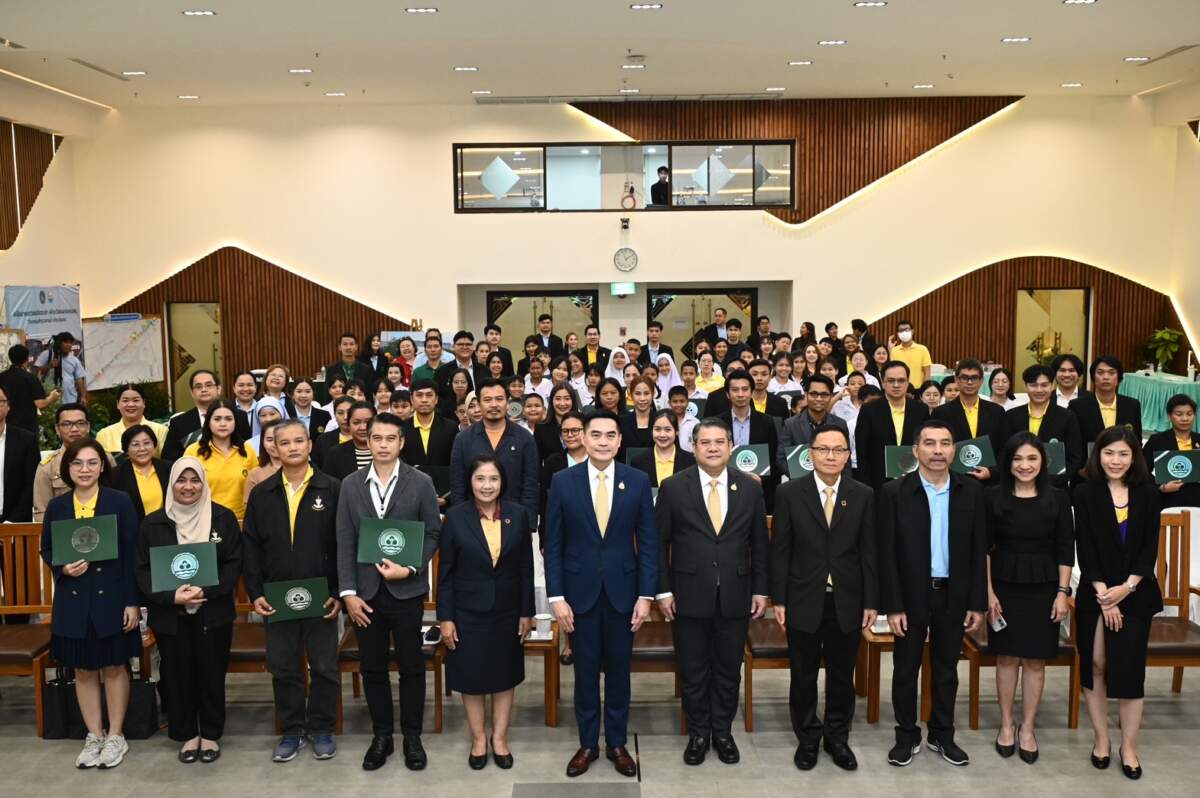 กรมลดโลกร้อน แถลงข่าวความสำเร็จสร้างสำนึกรักษ์คลองแสนแสบแก่เยาวชน ผ่านกิจกรรม “สำรวจสายน้ำ สำรวจชุมชน” พร้อมมอบเกียรติบัตรเสริมกำลังใจ ร่วมดูแลคูคลองอย่างต่อเนื่องและยั่งยืน