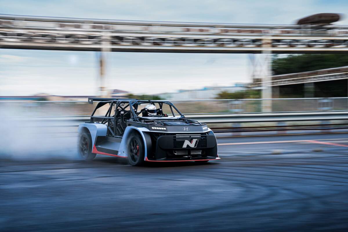 Hyundai เผยโฉมรถต้นแบบสุดล้ำ RN24 ในงาน N Day 2024 มุ่งสู่อนาคตใหม่ของยานยนต์ไฟฟ้าสมรรถนะสูงภายใต้แบรนด์ N