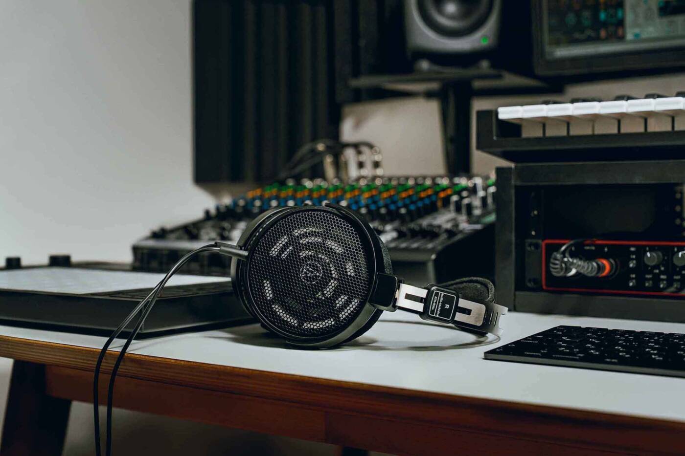 อาร์ทีบีฯ เปิดตัว Audio-Technica R-Series หูฟัง Open-Back 3 รุ่นใหม่ ยกระดับงานเสียงโปรดักชัน ตอบโจทย์มืออาชีพและออดิโอไฟล์