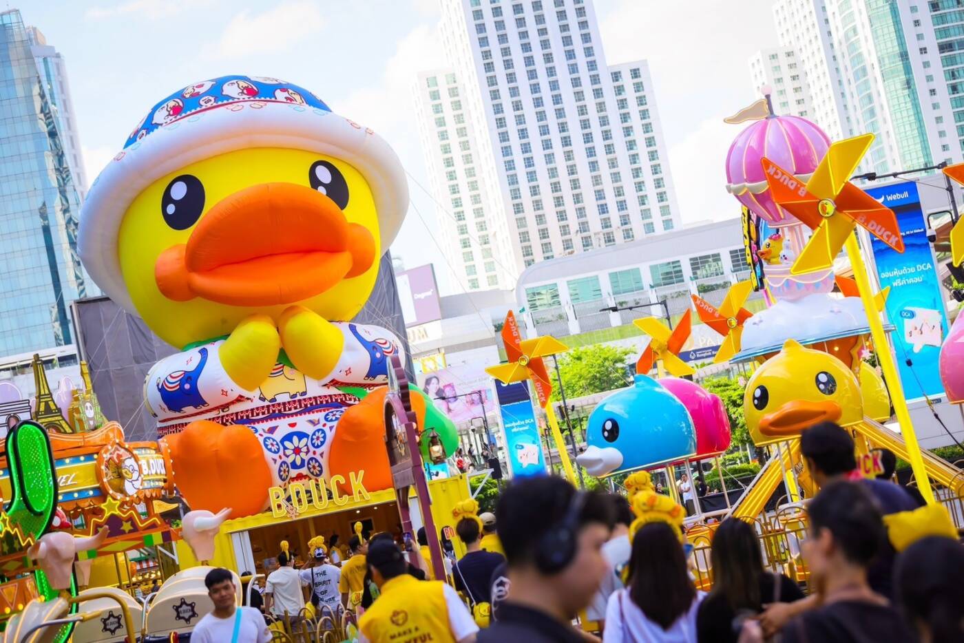 ‘B.Duck 20th Playful World – City Funs Carnival’ พบเป็ดยักษ์ 10 เมตรครั้งแรกในโลก ณ ลานหน้าเซ็นทรัลเวิลด์