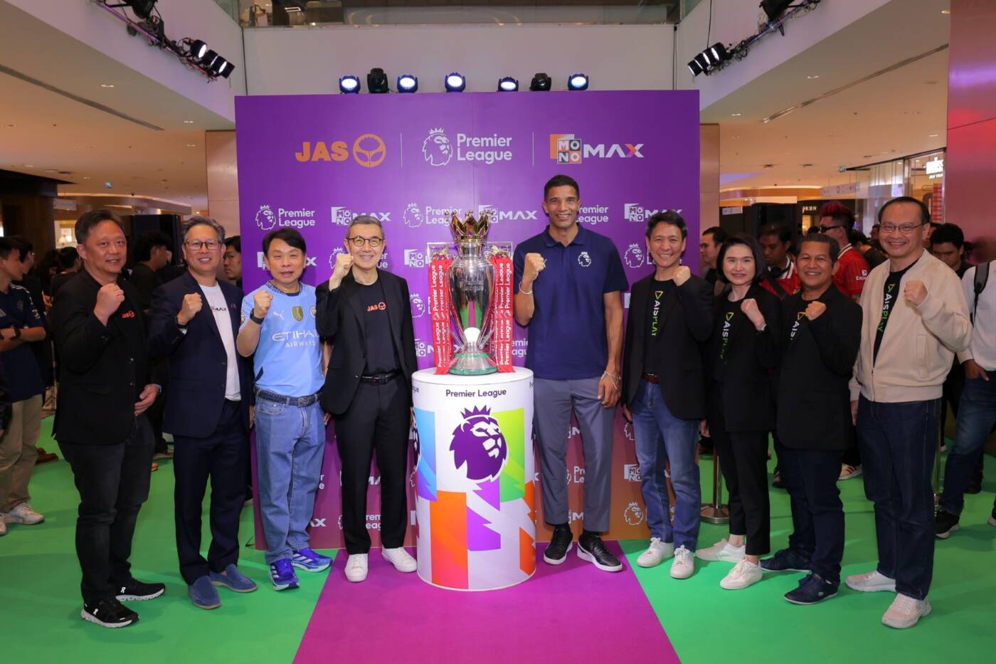 JAS-MONOMAX และ AIS สร้างปรากฏการณ์สุดพิเศษ! แฟนบอลไทยกระทบไหล่ "ถ้วยแชมป์พรีเมียร์ลีก" พร้อม "เดวิด เจมส์" ตำนานผู้รักษาประตูทีมชาติอังกฤษ