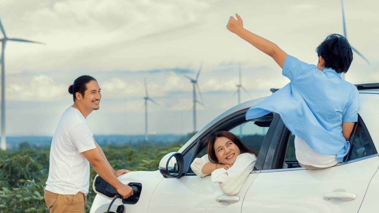 กรุงศรี ออโต้ เจาะลึกอินไซต์ผู้ใช้รถไทย! คนกรุงฯ แห่ขับ EV - อีสานใช้กระบะสร้างตัว