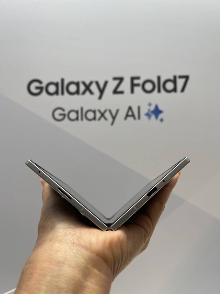 Samsung เปิดตัว Galaxy Z Fold7: ยกระดับสมาร์ทโฟนจอพับ สู่ประสบการณ์ "เหนือกว่าที่เคยพับ" ด้วย AI อัจฉริยะและดีไซน์บางเบา