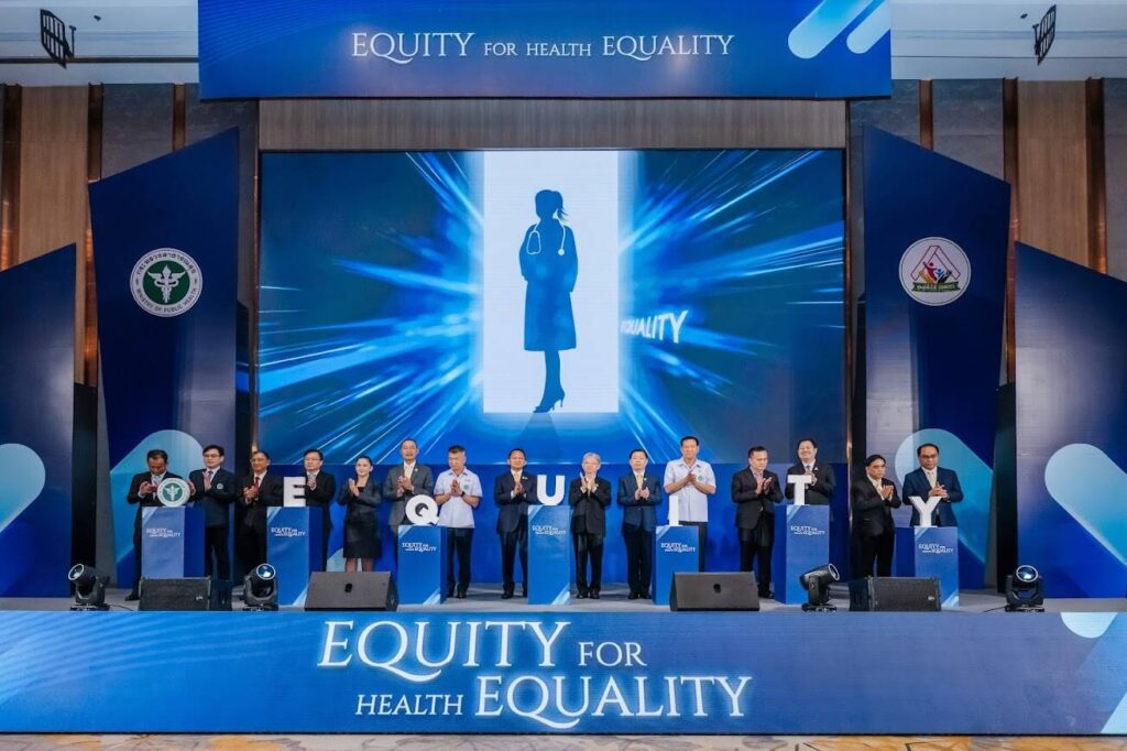 'สมศักดิ์' หนุนสุขภาพเท่าเทียมกลุ่มเปราะบาง ย้ายผู้ป่วยฉุกเฉินรับมือปะทะชายแดน-น้ำท่วม