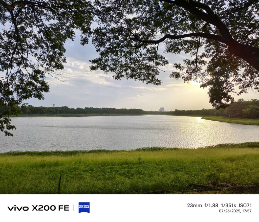 รีวิว vivo X200 FE แฟล็กชิปรุ่นน้องที่ผสานความโดดเด่นของซีรีส์ X และ V