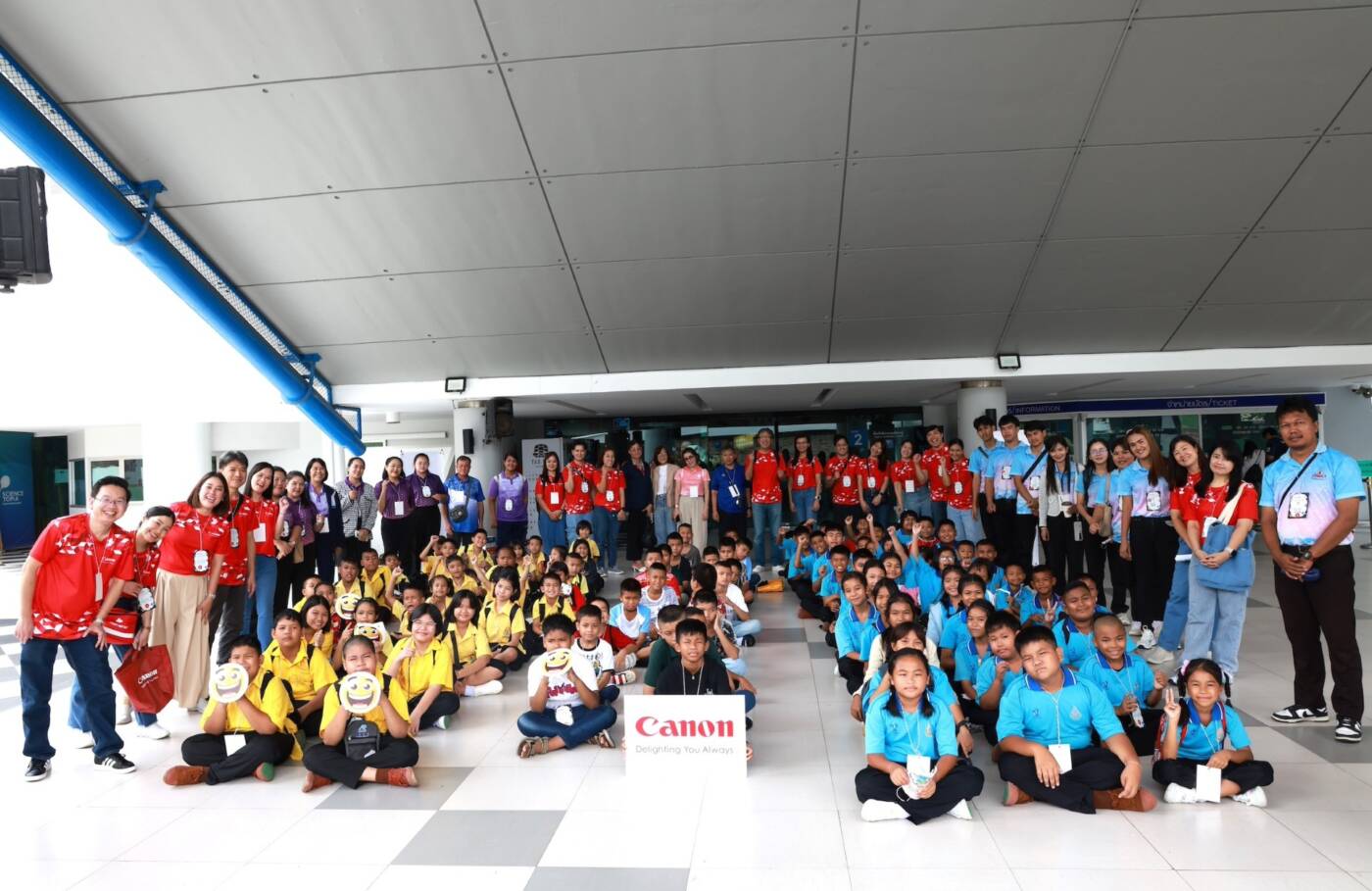 Canon สานต่อปีที่ 3 เปิดประตูสู่จักรวาล พาเยาวชนกว่า 100 ชีวิตเรียนรู้วิทย์ฯ นอกห้องเรียนที่ท้องฟ้าจำลอง