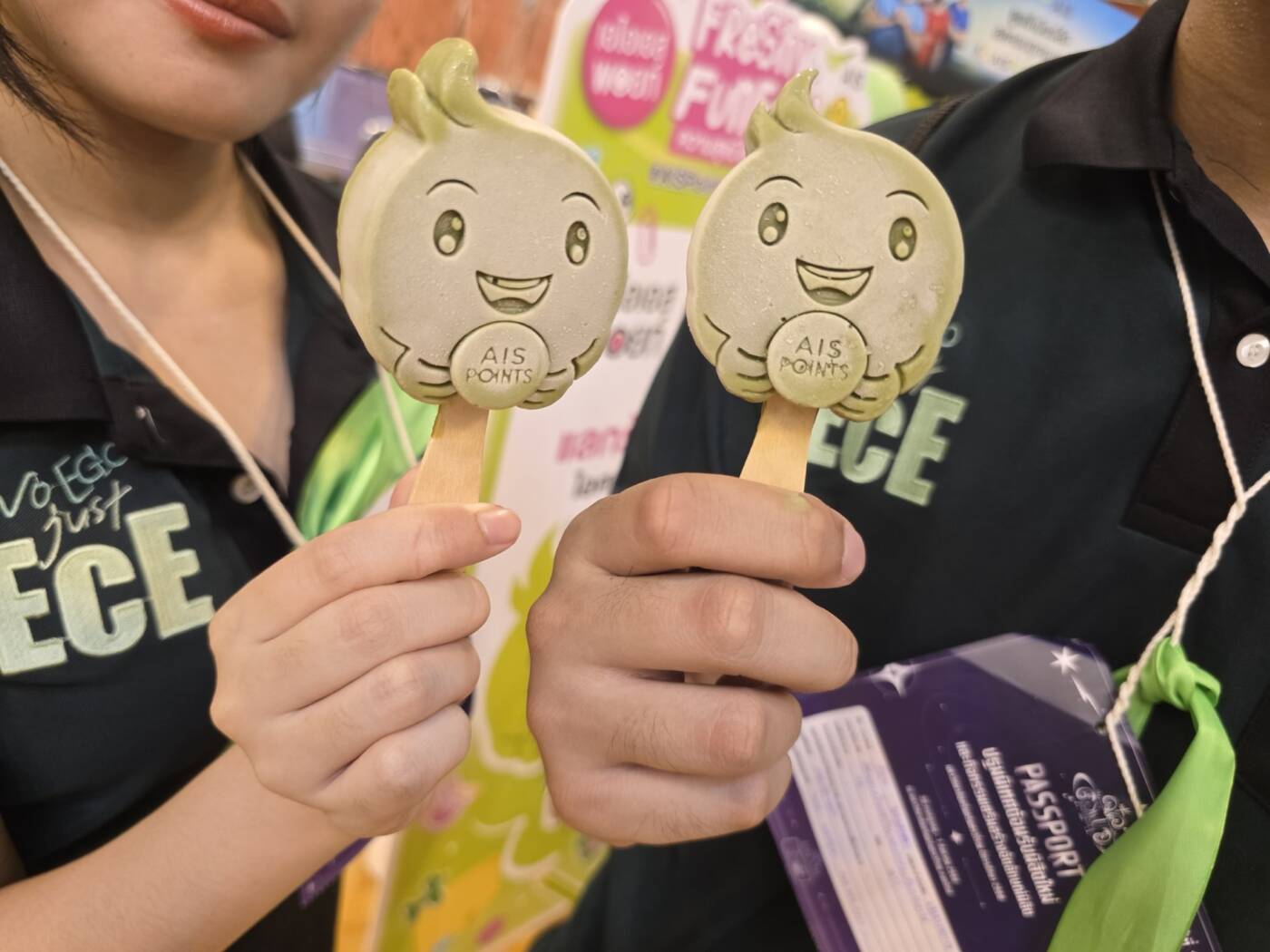 AIS บุกรั้วมหาวิทยาลัย! จัดแคมเปญ Freshy Fun Fair ต้อนรับเปิดเทอม ใช้แค่ 1 พอยท์ แลกรับ "ไอติมอุ่นใจ"