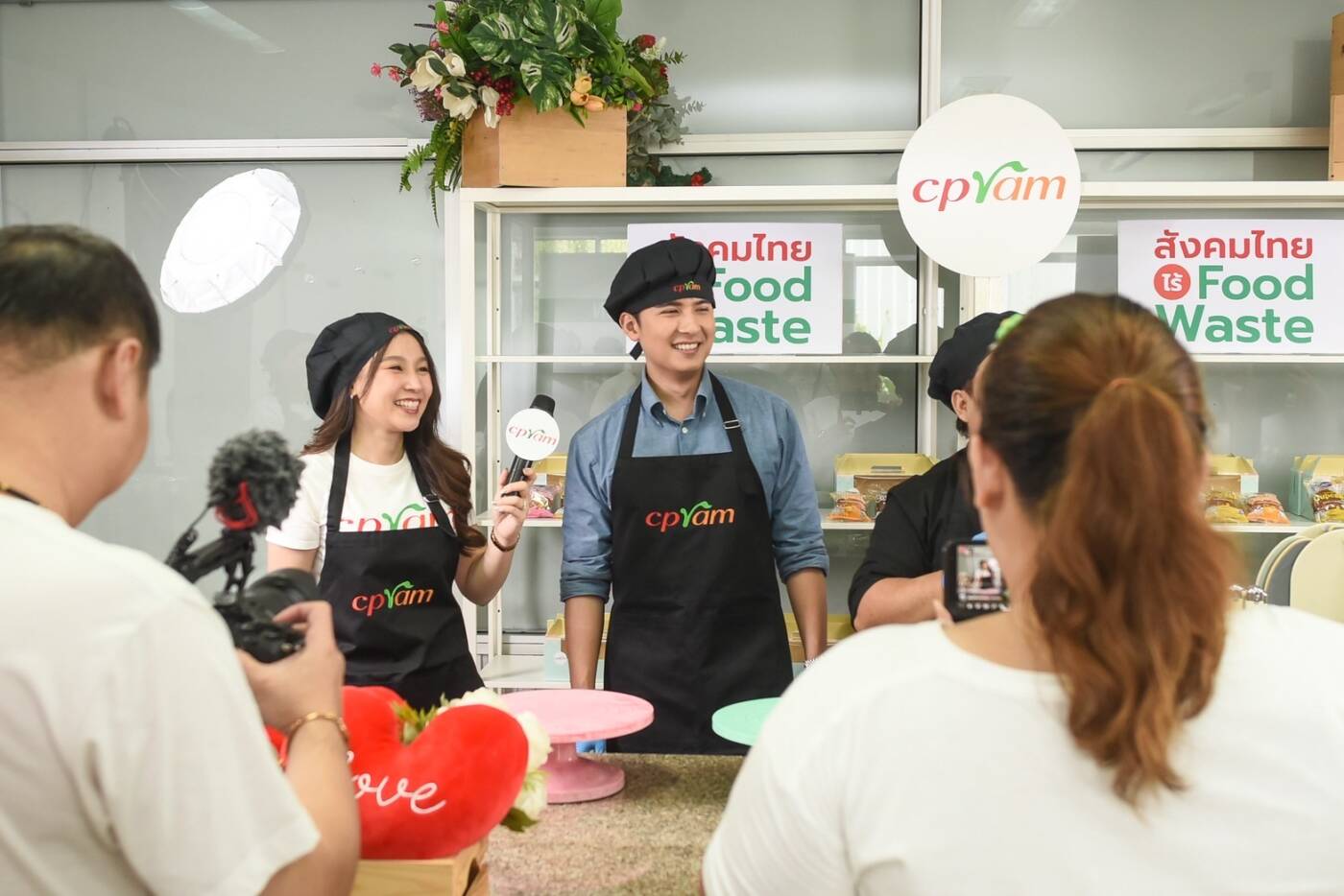 ซีพีแรม ควงแขน “แคน อติรุจ” จัดเวิร์กช็อปคัพเค้กรับวันแม่ ชูแนวคิดลด Food Waste เพื่อโลกที่ยั่งยืน