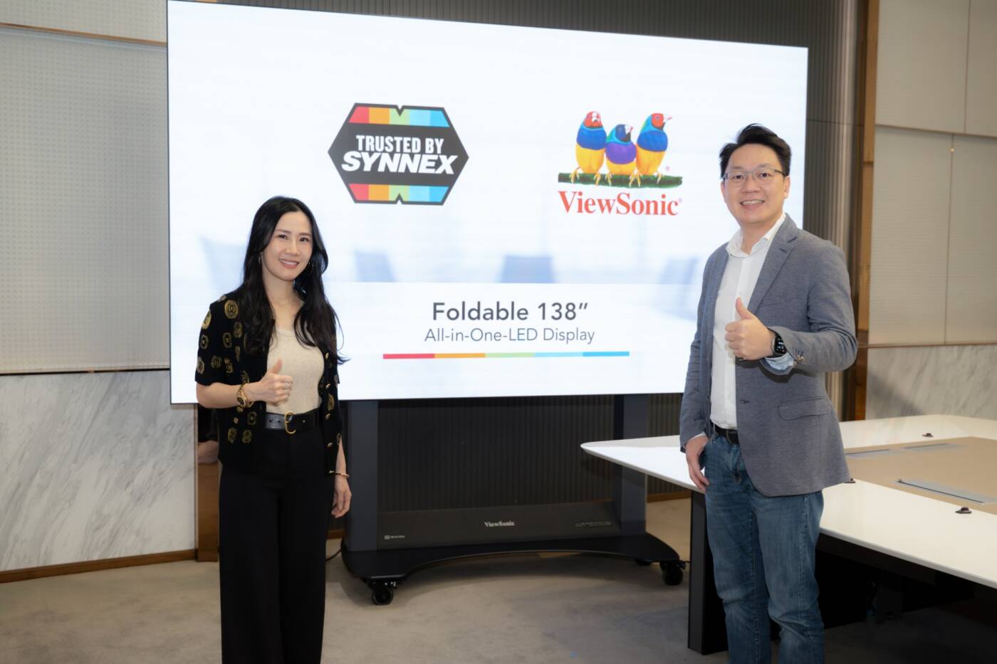 Synnex ผนึก ViewSonic เปิดตัว "จอ LED พับได้" All-in-One รุ่นล่าสุด! บุกตลาดองค์กรและคอนซูเมอร์