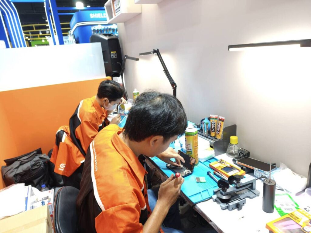 Commy รุกตลาดบริการซ่อม เปิดตัว “Commy Care” ศูนย์เปลี่ยนแบตมือถือคุณภาพสูง ชูจุดแข็ง ‘อะไหล่แท้-ช่างมืออาชีพ’ พร้อมขยาย 50 สาขาใน 3 ปี
