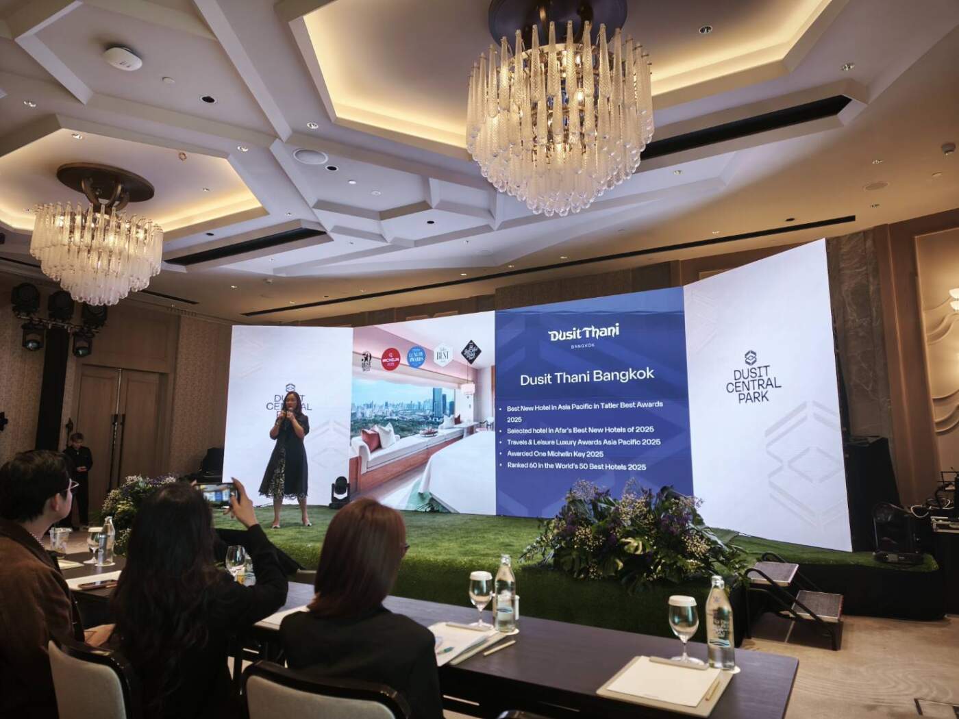 Dusit Central Park เผยยอดขาย 'The Residences' ทะลุ 95% เตรียมเนรมิตสวนลอยฟ้าเปิดประสบการณ์ 'Legacy of Light' ส่งท้ายปี