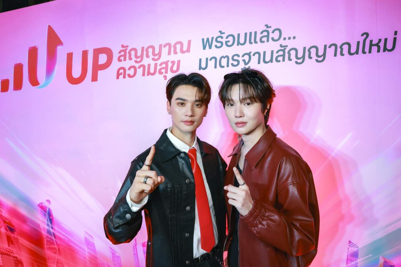 ทรู 5G เปิดตัว 'เก่ง-น้ำปิง' ร่วมทัพ ตอกย้ำสัญญาณ "เร็ว แรง ปลอดภัย"