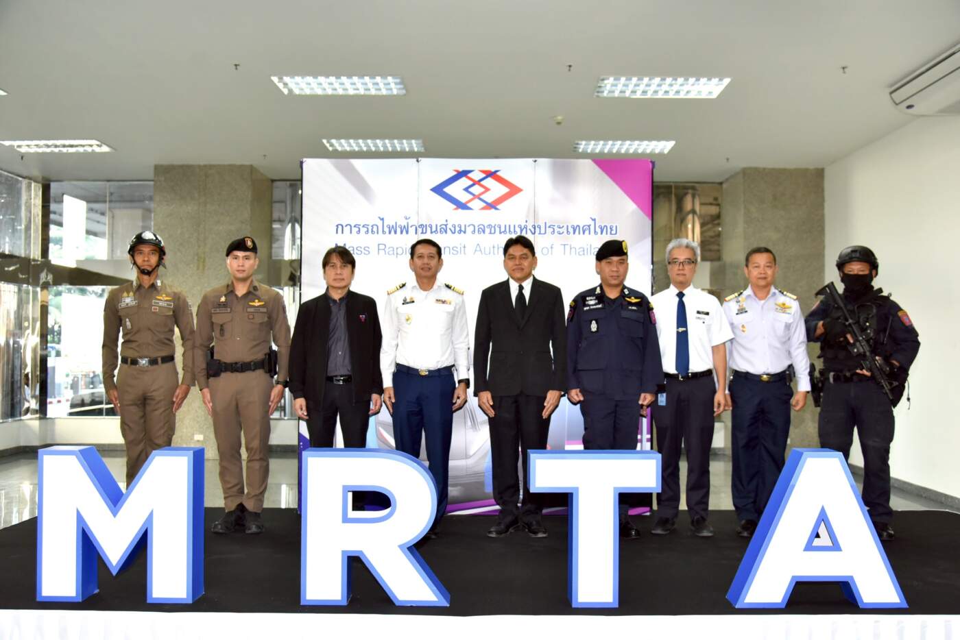 รฟม. -ตำรวจ-เอกชน คุมเข้มปลอดภัย รถไฟฟ้า MRT รับเดินทางปีใหม่ 69