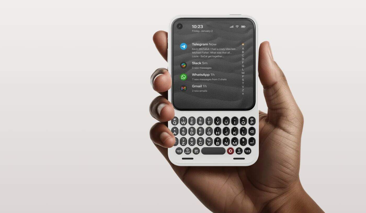 คืนชีพตำนาน BB เปิดตัว Clicks Communicator สมาร์ทโฟนมีคีย์บอร์ด ดีไซน์คลาสสิกแต่สเปกยุคหน้า