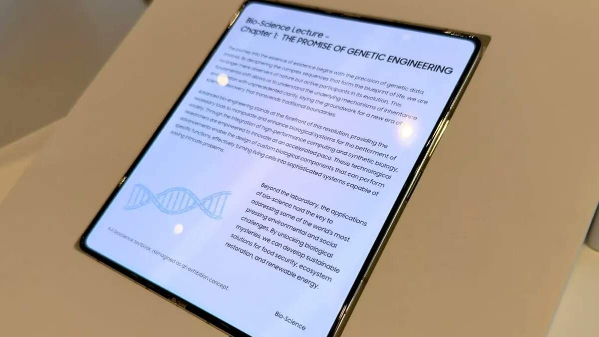 Samsung โชว์จอพับรุ่นใหม่ "ไร้รอยต่อ" ในงาน CES 2026 คาดเตรียมใช้ใน iPhone Fold และ Galaxy Z Fold8