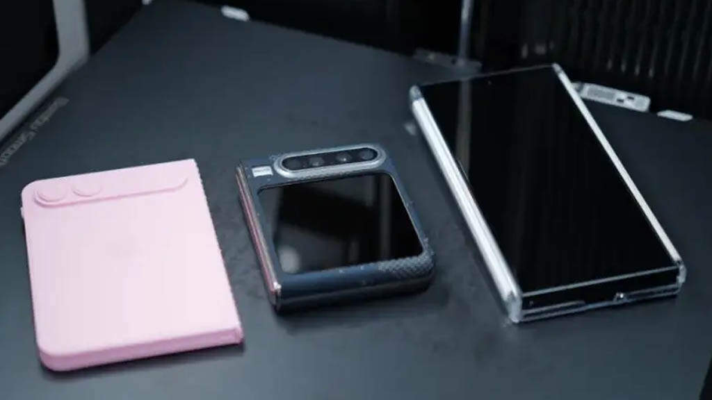 เทียบชัด! Mockup "iPhone Fold" ปะทะตัวตึง Huawei Pura X และ Galaxy Z Fold 7