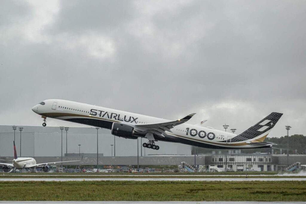 STARLUX-first-A350-1000-©-Airbus