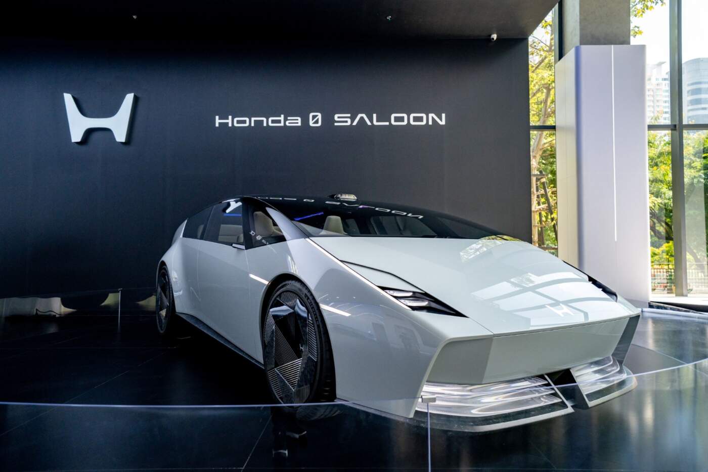 ครั้งแรกในไทย! ฮอนด้าเผยโฉม Honda 0 α เอสยูวีไฟฟ้าต้นแบบแห่งอนาคตที่ EMSPHERE
