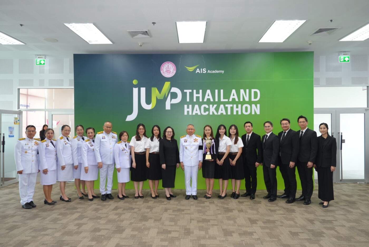 ผลงานทีม มจธ. คว้าถ้วยพระราชทานฯ JUMP Thailand Hackathon 2025 ชูนวัตกรรม AI ช่วยผู้สูงอายุสร้างรายได้ยั่งยืน