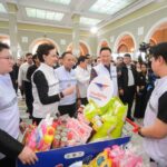 ดีอี ผนึก ไปรษณีย์ไทย ส่ง “รถพุ่มพวง” กระจายสินค้าราคาถูกทั่วประเทศ เริ่ม 15 พ.ค. นี้