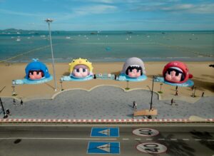 “POP ON THE BEACH” เซ็นทรัลพัฒนา จับมือ ททท. - POP MART เปิดตัว ‘Giant CRYBABY’ ริมหาดแห่งแรกของโลก ดันเศรษฐกิจ Pop Culture รับเทรนด์โลก