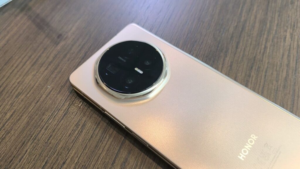 รีวิวสั้น HONOR Magic V6 จอพับเรือธง ชิป Snapdragon 8 Elite Gen 5 แบต 6660 mAh