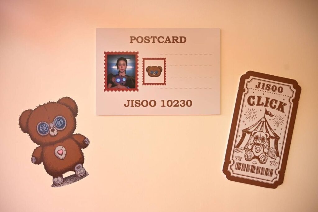 ไปรษณีย์ไทย จับมือ สยามอะเมซิ่งพาร์ค เปิด “JISOO Post Office” ชวนแฟนทั่วโลกตามรอย MV เพลง CLICK