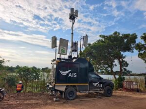 AIS ตรึงโครงข่ายสู้ภัยน้ำท่วม ส่งโมบายล์ยูนิตเสริมศูนย์พักพิง-ใช้ AI บริหารสัญญาณ 24 ชม.