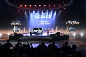 เปิดตัว iCAUR V27 REEV พรีเมียม Boxy SUV ขุมพลังปลั๊กไฟวิ่งไกล 1,000 กม. เคาะราคาเริ่ม 9.99 แสนบาท