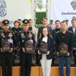 AIS ผนึกกำลัง พล.ร.2 รอ. ส่ง ‘อุ่นใจอาสา’ มอบถุงยังชีพ 500 ชุด เร่งฟื้นฟูผู้ประสบภัยน้ำท่วมปราจีนบุรี