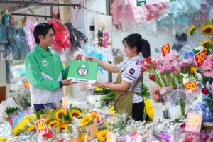 LINE MAN MART พลิกโฉม “ปากคลองตลาด” ดึงเสน่ห์ดอกไม้ไทยสู่เดลิเวอรี ยอดขายของไหว้พุ่ง 1.5 เท่า